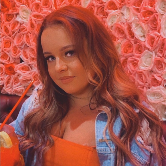 Meet your Posher, Carly - Picture 1 of 1